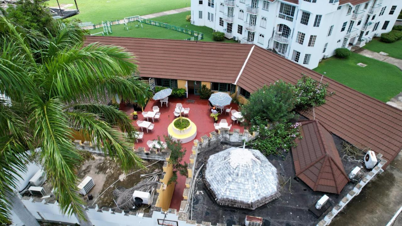 Seacastles By The Beach/Pool Montego Bay Dış mekan fotoğraf