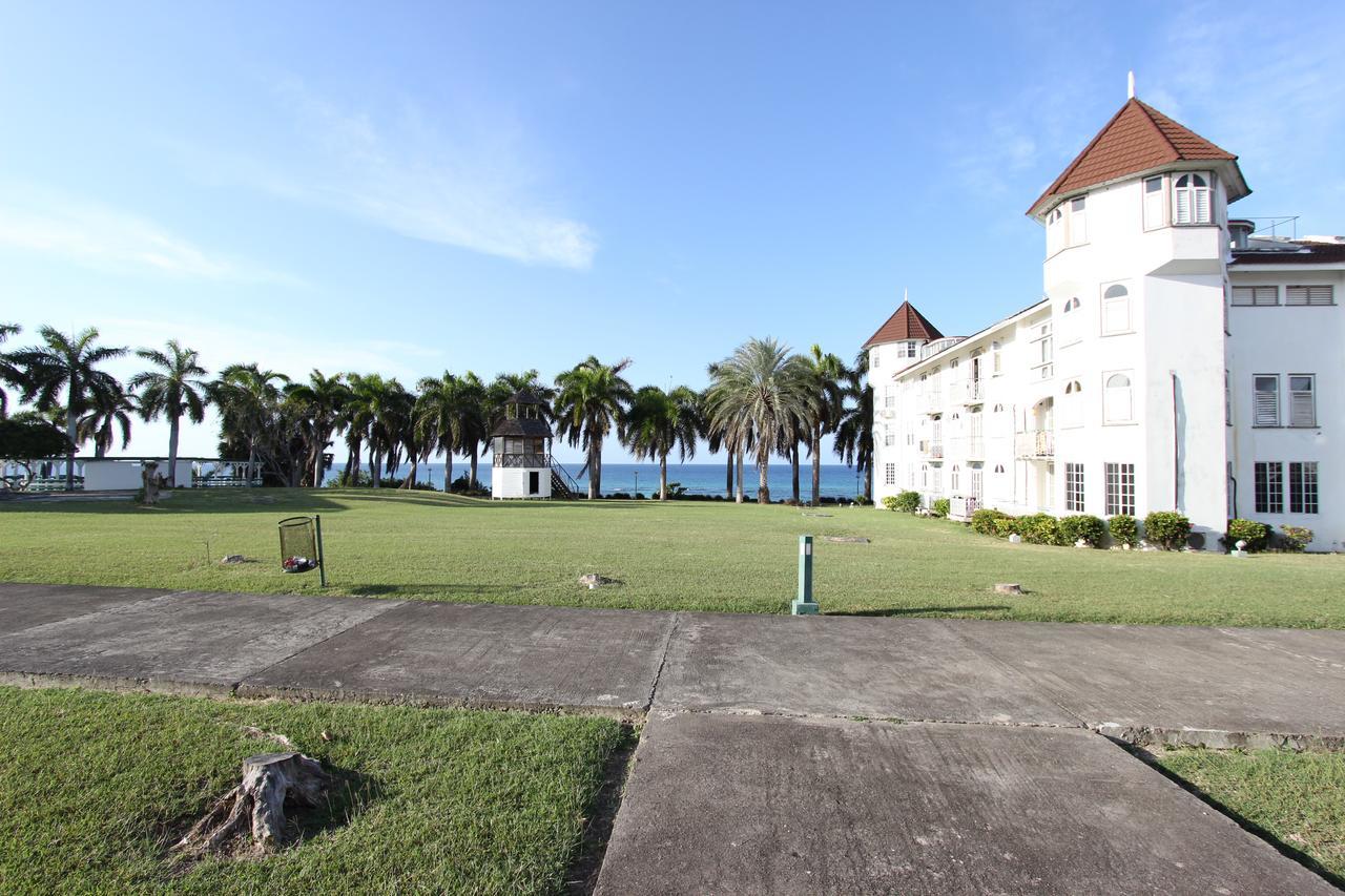 Seacastles By The Beach/Pool Montego Bay Dış mekan fotoğraf
